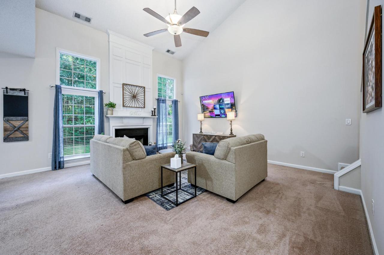 Enjoy This Amazing Home With Porch & Grill Near Dt Woodstock Eksteriør bilde